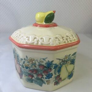 Avon‎ Flower and Fruit Stoneware Sweet Country Harvest Butter Tub Lidded Dish